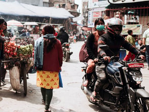 nepal_streets_market_girl_walking