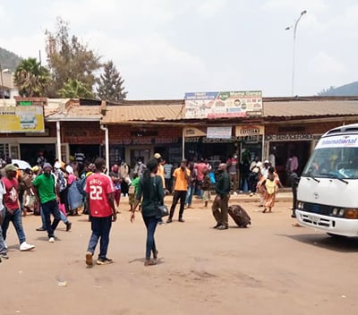 rwanda_station_village_streets