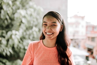 peace_home_girl_smiling