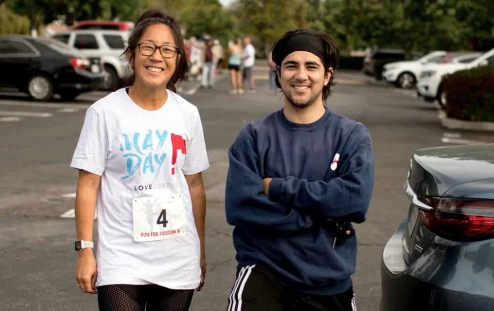 run_for_freedom_stop_human_trafficking_couple_smiling_2