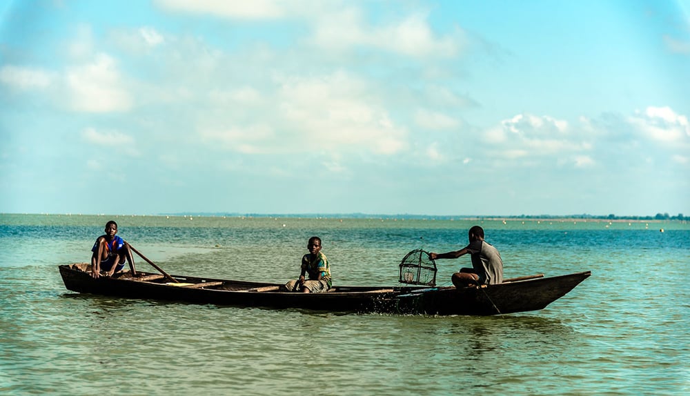 ghana_lake_volta_boat_boys