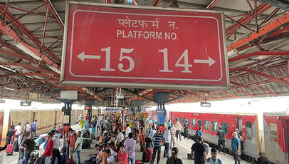 india_train_station