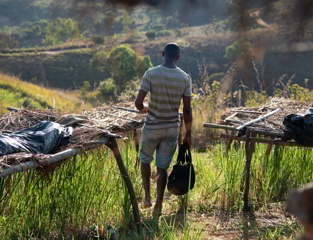 man-from-behind-africa-2-2