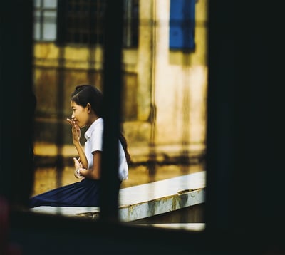 young-girl-sitting-2